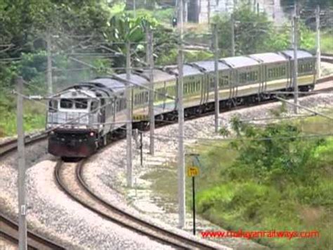 Keretapi tanah melayu berhad (ktm) (jawi: Keretapi Tanah Melayu Unidentified 251 hauling train no ...