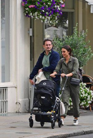 Index Of Wp Content Uploads Photos Christine Lampard Spotted On A Stroll Through Chelsea