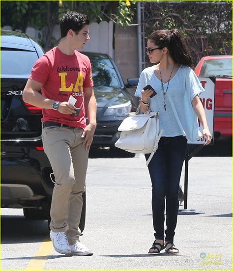 Selena Gomez David Henrie La Lunch Reunion Photo Photo Gallery Just Jared Jr