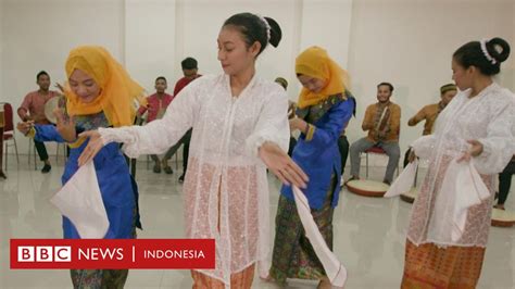 Sawat Lenso Tarian Maluku Simbol Persahabatan Kristen Dan Muslim Yang