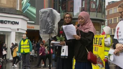 Muslim Women Call For End To Abuse On Public Transport Bbc News