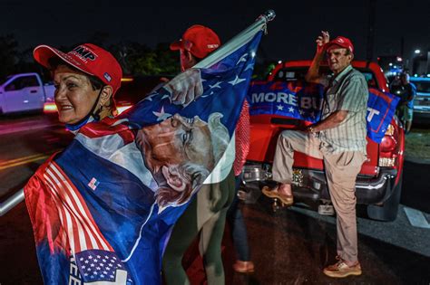 Video Of Trump Supporter In Huge Maga Hat Sparks Gags Is Thatmelania