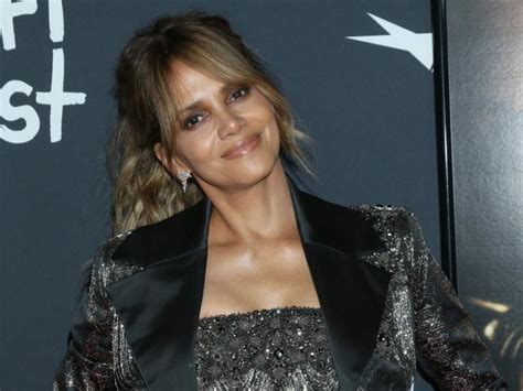 Halle Berry Breaks The Internet Almost Instantly With Surprise Super Bowl Opening Video