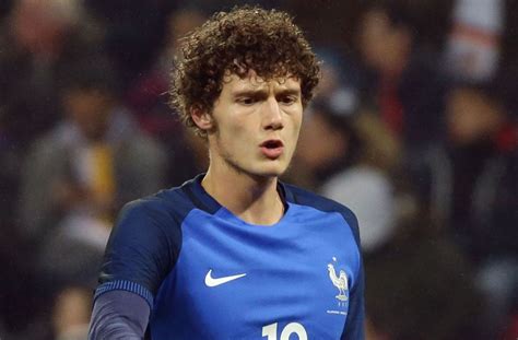 Benjamin pavard of france poses for a portrait during the official fifa world cup 2018 portrait session at the team hotel on june 11, 2018 in moscow, russia. VfB-Profi Pavard: Pavard setzt erste Duftmarken im neuen ...
