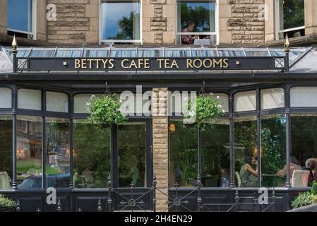 Bettys Caf Tea Rooms Customers Queue Queuing Outside Shop Waiting For