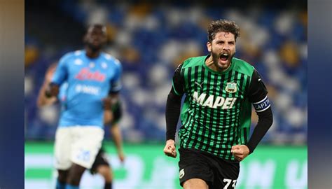 Latest on sassuolo midfielder manuel locatelli including news, stats, videos, highlights and more on espn. Maglia gara Locatelli Sassuolo, 2020/21 - Autografata ...