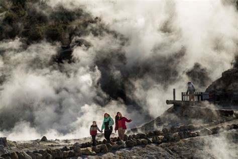 Hell S Gate Geothermal Park Mud Spa Rotorua Nz