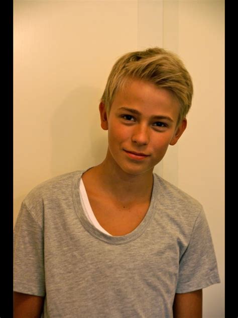 Riesig16 Cute Blonde Boy