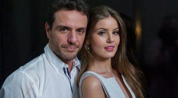 Rodrigo Lombardi E Camila Queiroz Relembram Cenas De Sexo Em Verdades Secretas Desconfort Vel
