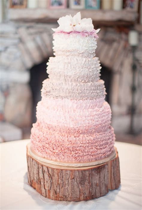 2013 Trend Report Pink Wedding Cakes