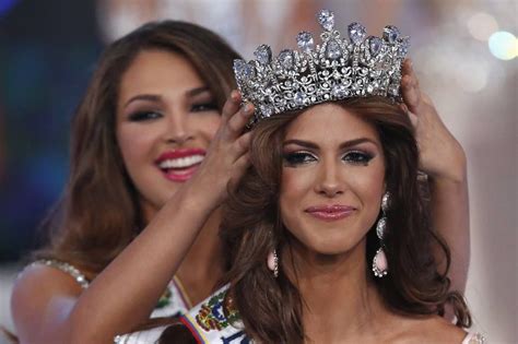 Migbelis Castellanos Coronando A La Nueva Miss Venezuela Universo 2014