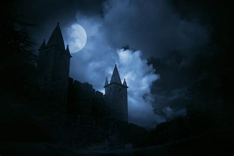 10 Notorious Haunted Spots Spookier Than Draculas Castle Hidden