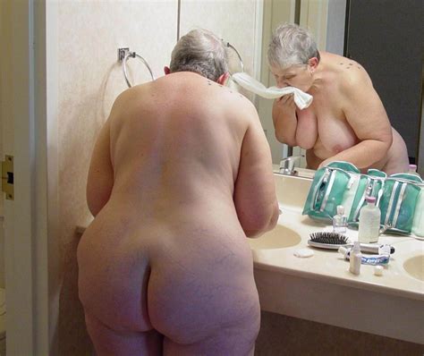 Granny Pics Slut Photo Old Woman Shows Big Tits