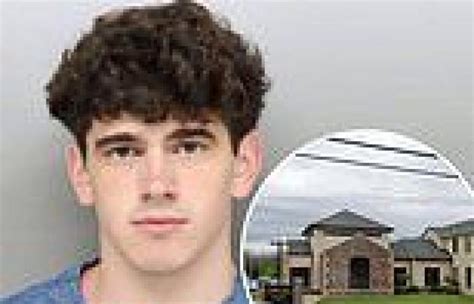Football Star 18 At Prestigious Ohio Private School Is Accused Of Raping A