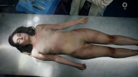 Michela Ferrazza Nude Der Urbino Krimi Die Tote Im Palazzo 2016 Porn Videos