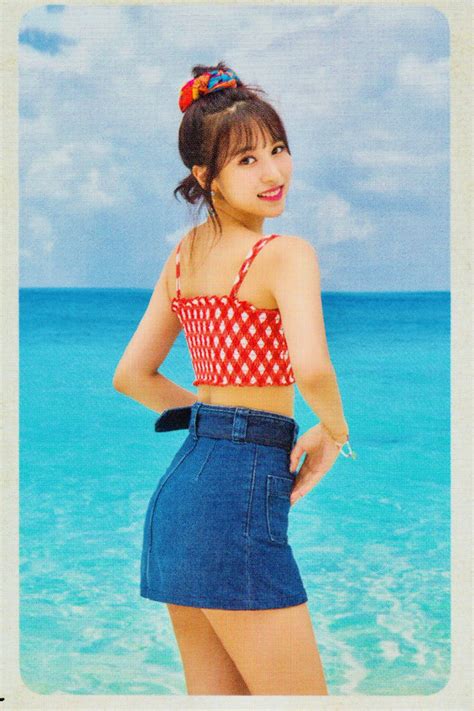 When did twice debut and how many vlive: TWICE Members Showcase Their Sexy Backs! - Bias Wrecker ...