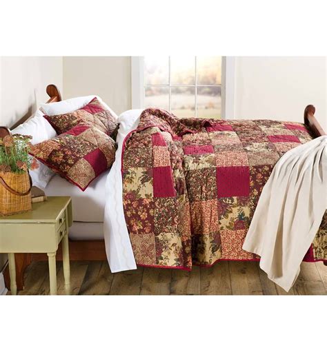 Cranberry Floral Patchwork Quilt Set Plowhearth Inredning