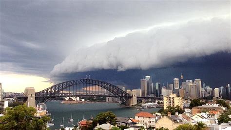 Spectacular Tsunami Of Cloud Rolls Across Sydney Daily Telegraph