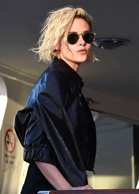 Confident Kristen Stewart Plays For The Cameras At Cannes