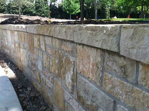 Roughback Lueders Pitched Cap And Veneered Site Wall Stone Wall