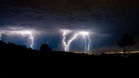 Download Wallpaper 2048x1152 Thunderstorm Lightning Flashes Night
