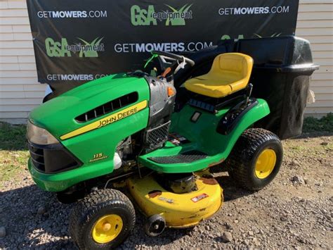 42in John Deere 115 Automatic Lawn Tractor With Rear Bagger 19hp