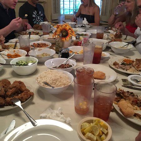 Frommer's 3 stars indicate that this place is highly appreciated by experts. Mrs. Wilkes Dining Room, Savannah - Downtown - Menu ...