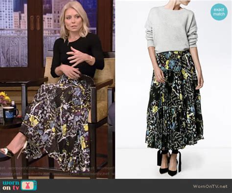 Wornontv Kellys Black Top And Floral Pleated Skirt On Live With Kelly