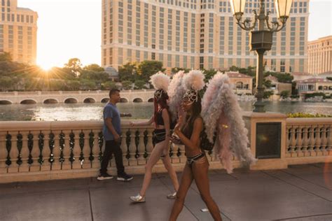 20 The Vegas Strip With Showgirls Stock Photos Pictures And Royalty
