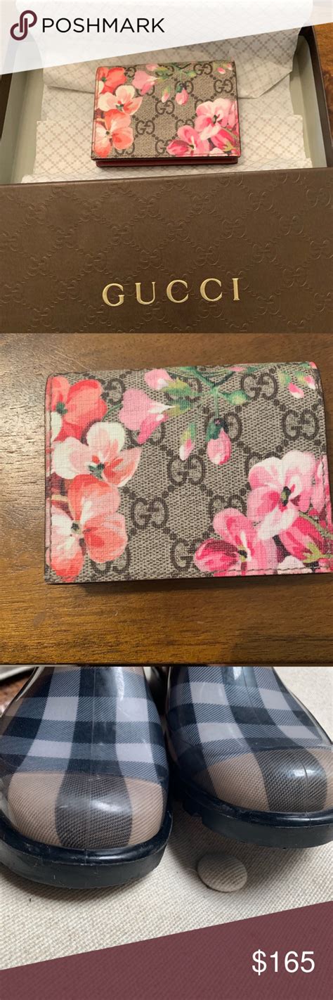 Authenticating gucci from fake couterfeits is easy with these pro tips from luxity authenticators! An authentic Gucci card case wallet . | Card case wallet, Wallet craft, Wallet