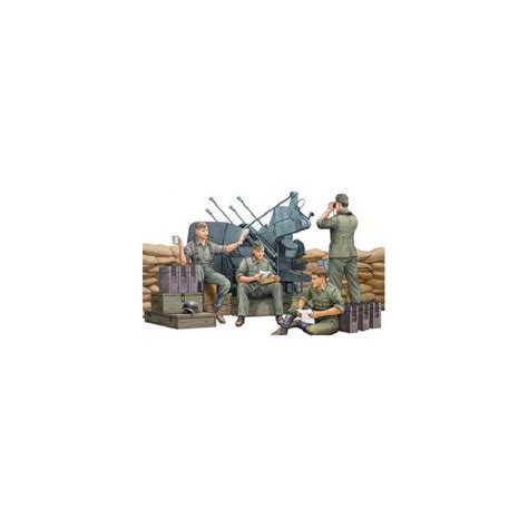 German Anti Aircraft Gun Crew Trumpeter 00432