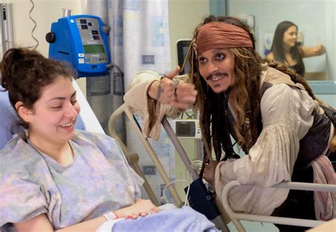 Johnny Depp Visita A Niños De Hospital Como Jack Sparrow El Imparcial