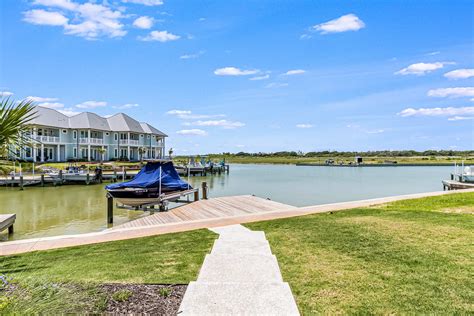 Waterfront Wonderland | 4 BD Rockport, TX Vacation Rental | Vacasa