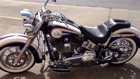 Das design gestattet jede menge unterschiedlicher fußpositionen. 2014 Harley-Davidson CVO Softail Deluxe - YouTube