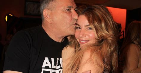 Les feux des projecteurs se tournent alors vers sa femme, lola marois. Exclusif - Jean-Marie Bigard et sa femme Lola Marois ...