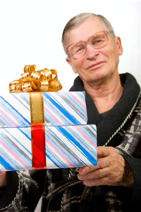 Look no further than these ten appropriate gifts for the elderly! Gift Baskets for the Elderly | Campbell, CA Patch
