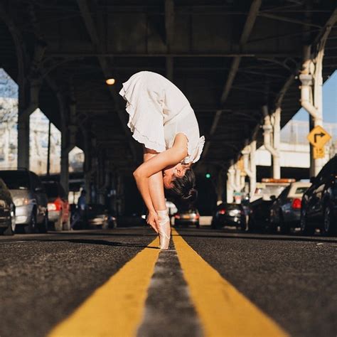Outstanding Portraits Of Ballet Dancers Practicing On The Streets Of