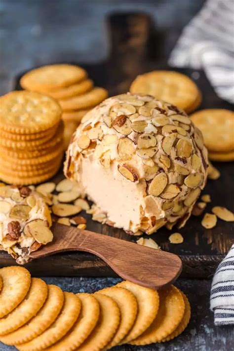 Mix remaining nuts and apricots in bowl. Easy cheese ball recipe served with crackers | Cheese ball ...