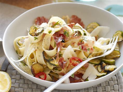 Tagliatelle with zucchini and prosciutto | Recipe | Italian pasta ...