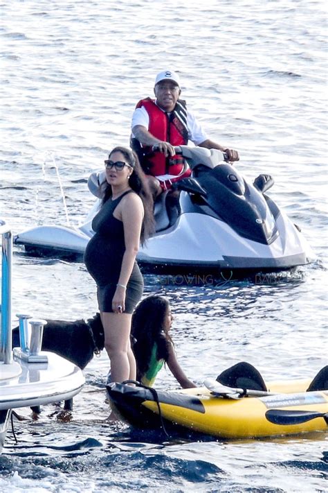 A Very Pregnant Kimora Lee Simmons Vacations In St Barts