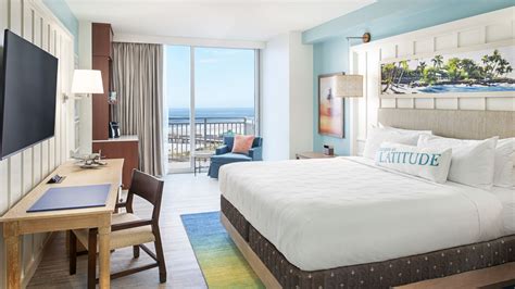 Deluxe Room One King Bed Partial Ocean View With Balcony