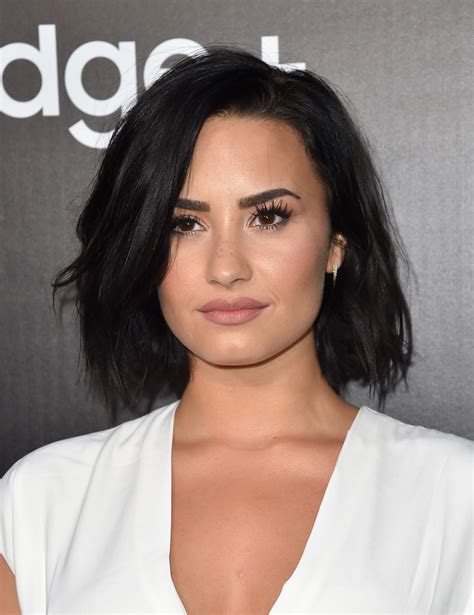 Demi Lovato Bob Short Hairstyles Lookbook Stylebistro