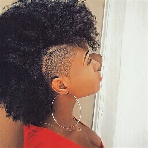 Shaved Side Natural Hair Woman Tapered Natural Hair Curly Hair Styles