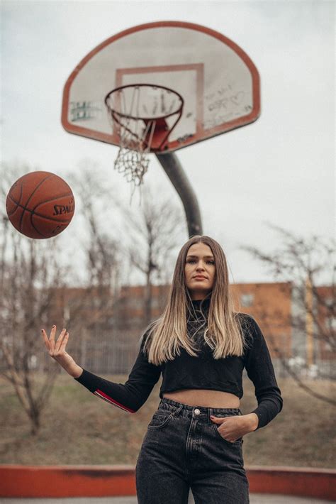 feelsforfashion basketball photoshoot basketball pictures poses urban photography portrait