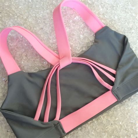 i have an obsession for cute sports bras and this site has so many of them
