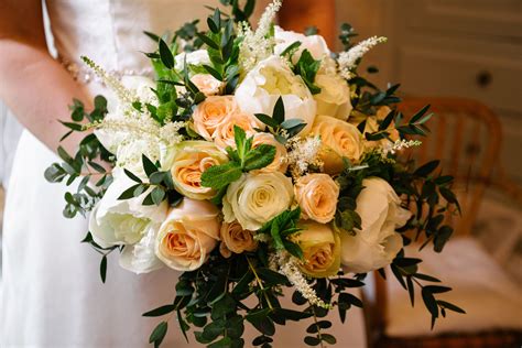 Peaches And Cream Bouquet With Roses And Peonies In 2020 Wedding