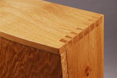 Building Quality Dovetail Joints For A Chest Of Drawers