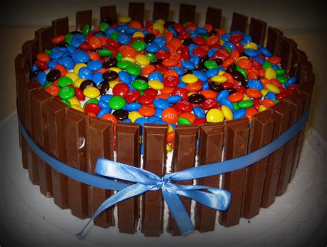 Bakingo offers online delivery of freshly baked designer happy birthday cakes for kids (boys and girls) with same day and midnight delivery options. Kit Kat Birthday Cake - This Pug Life