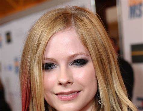 Photo 220309 From Avril Lavignes Hairstyles E News