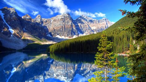 Moraine Lake In Banff National Park Alberta Canada 2560 × 1440